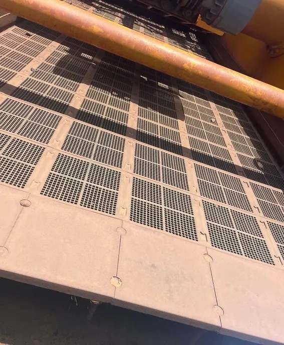 Screen deck