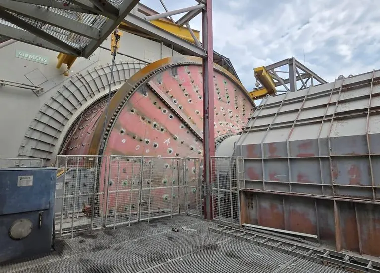 Ball mill